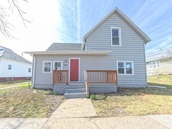 410 N 2nd St, Knoxville, IA 50138