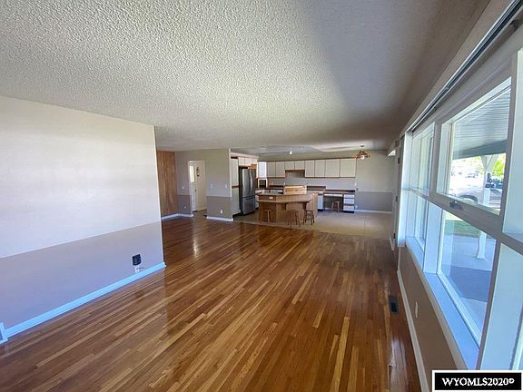 2nd image of 526 N 15th St E