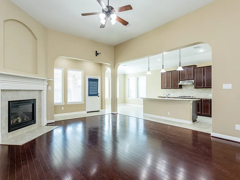 7810 Deep Green Dr — Photo 10