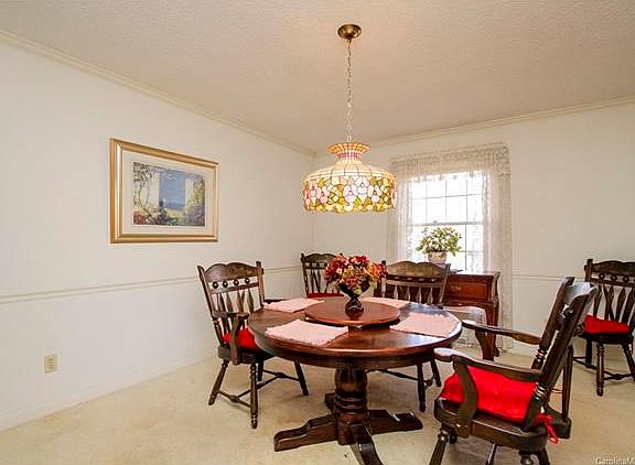4th image of 407 Florence Cir