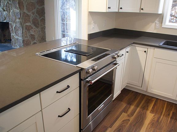Electric Range, Quartz counter top.