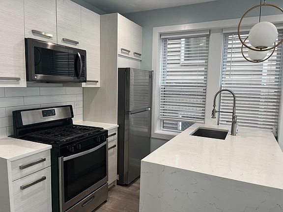 4th image of 3018 W Cullerton St #1