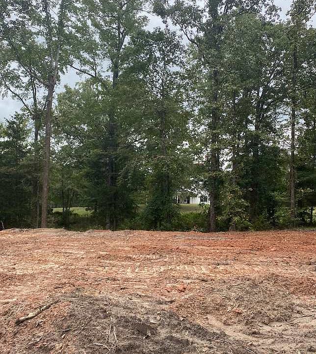 1st image of 5 Woodland Dr