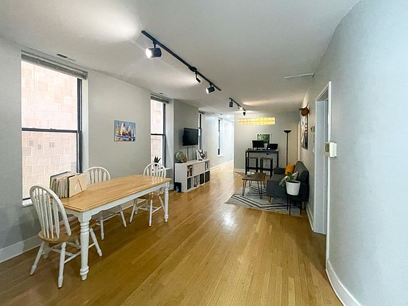 2nd image of 2308 N Greenview Ave #1