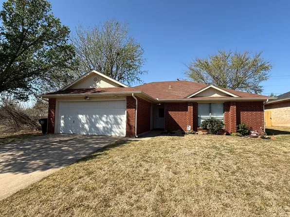2009 Dena Dr, Edmond, OK 73003