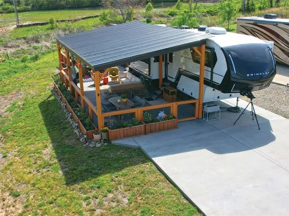 135 Mountain Meadows Dr, Morganton, GA 30560