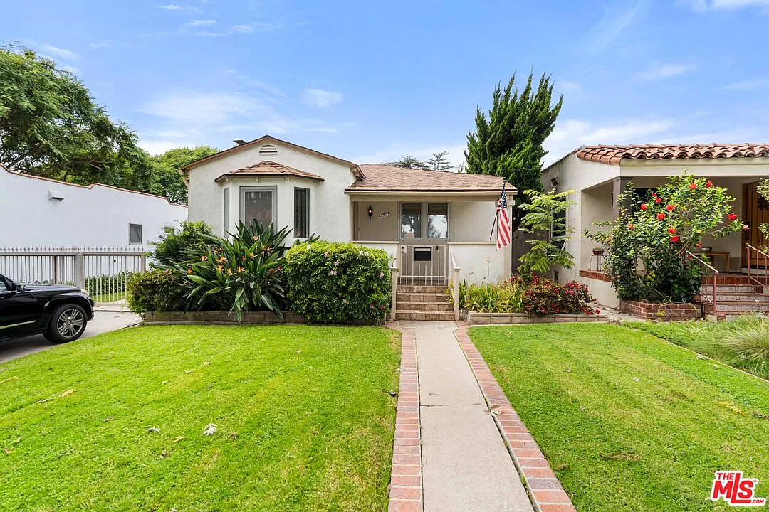 2 bed, 1.0 bath, 999 sqft, $5,995 — Photo 1