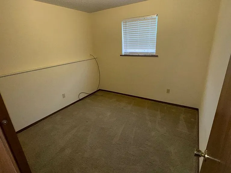 420 N East Park Ln — Photo 10