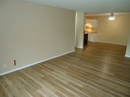 4 Pine Tree Dr #221 — Photo 7