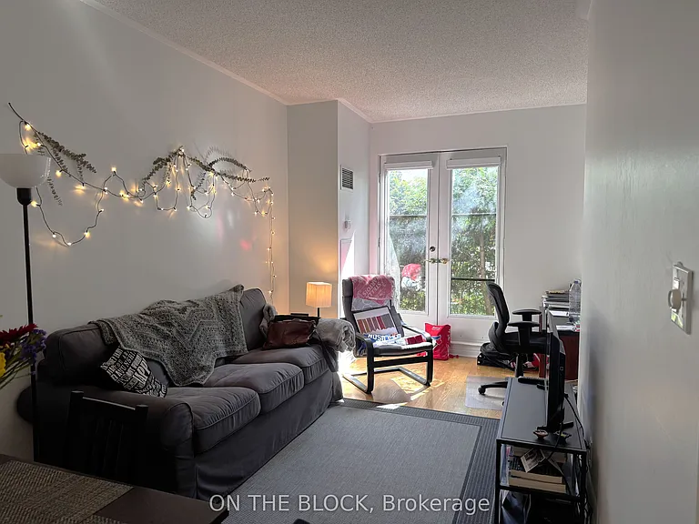 3085 Bloor St W #112 — Photo 8