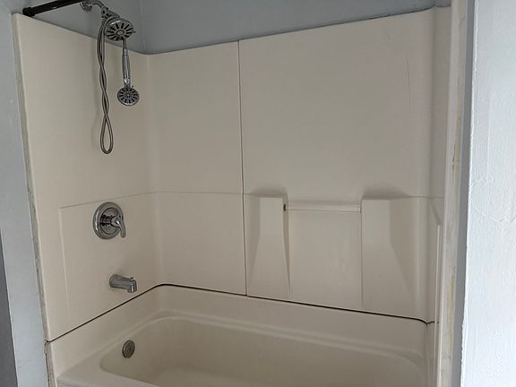 5th image of 1633 Chapel St APT 3