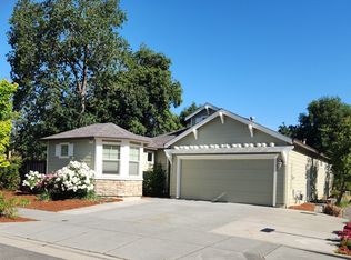 2739 Rochelle St, Santa Rosa, CA 95403
