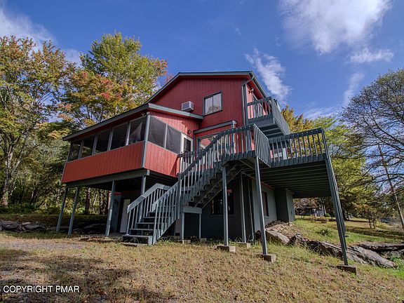 2nd image of 1142 Yorkshire Ln