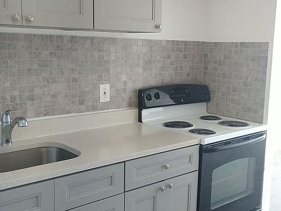 5th image of 17030 SW 100th Ave APT 4