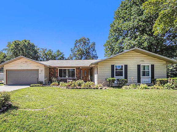 2nd image of 60093 Pembrook Ln