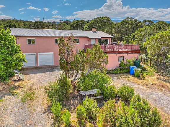3rd image of 22 Wildflower Ln