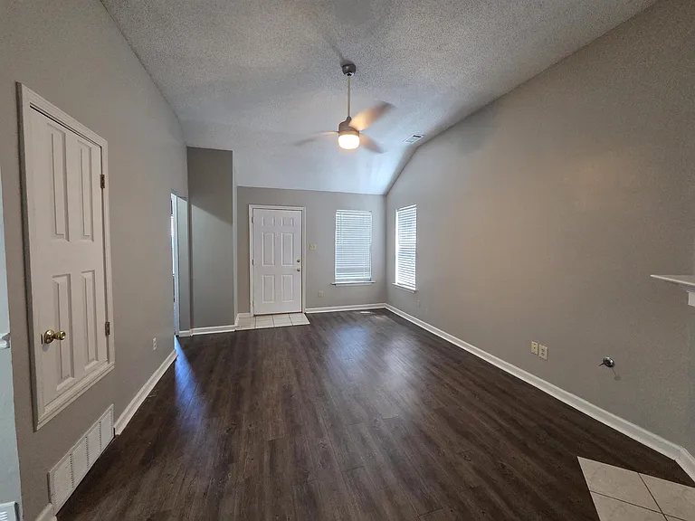 7733 Shadowland Dr — Photo 5