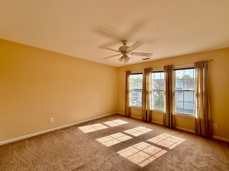 8 Trewbridge Ct — Photo 14