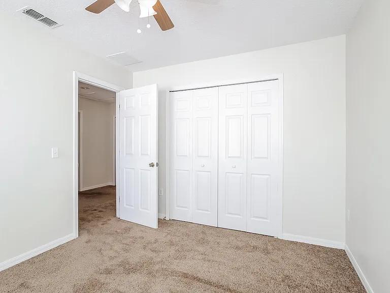 1300 Creekview Ct — Photo 12