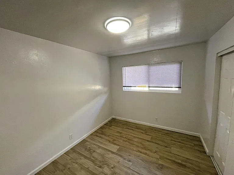 8656 Macarthur Blvd — Photo 4