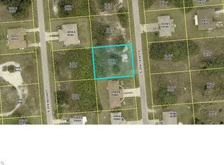724/726 Gilbert Ave S, Lehigh Acres, FL 33973
