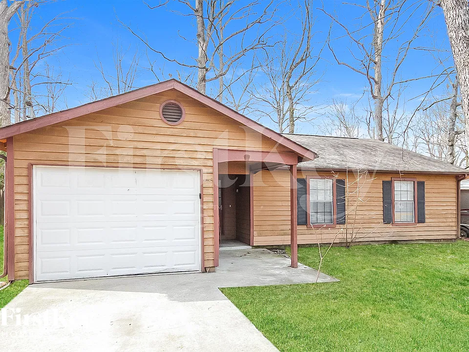 401 Hemlock Dr