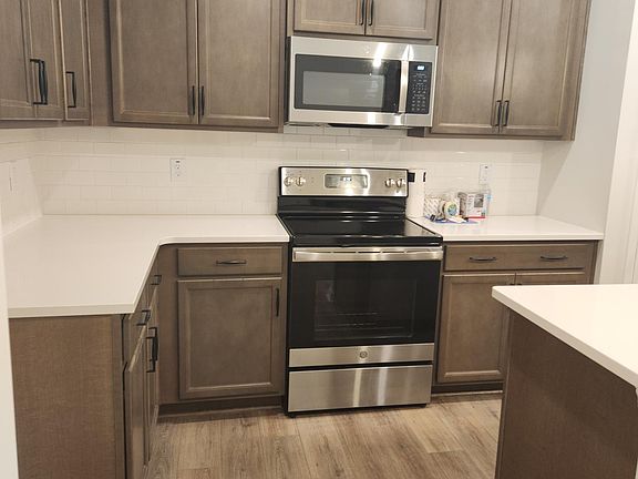 3rd image of 1501 Irving Hill Dr