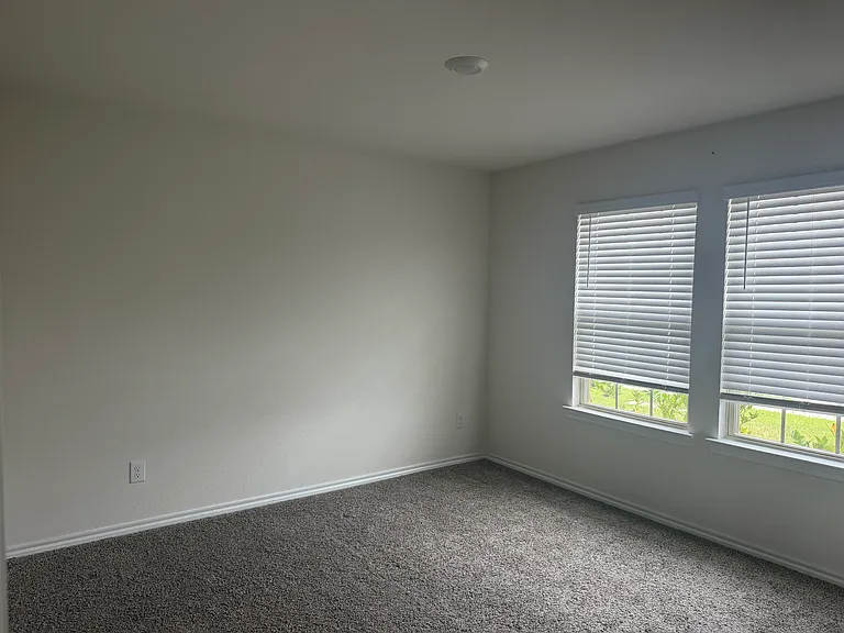 711 Cistern Way — Photo 2