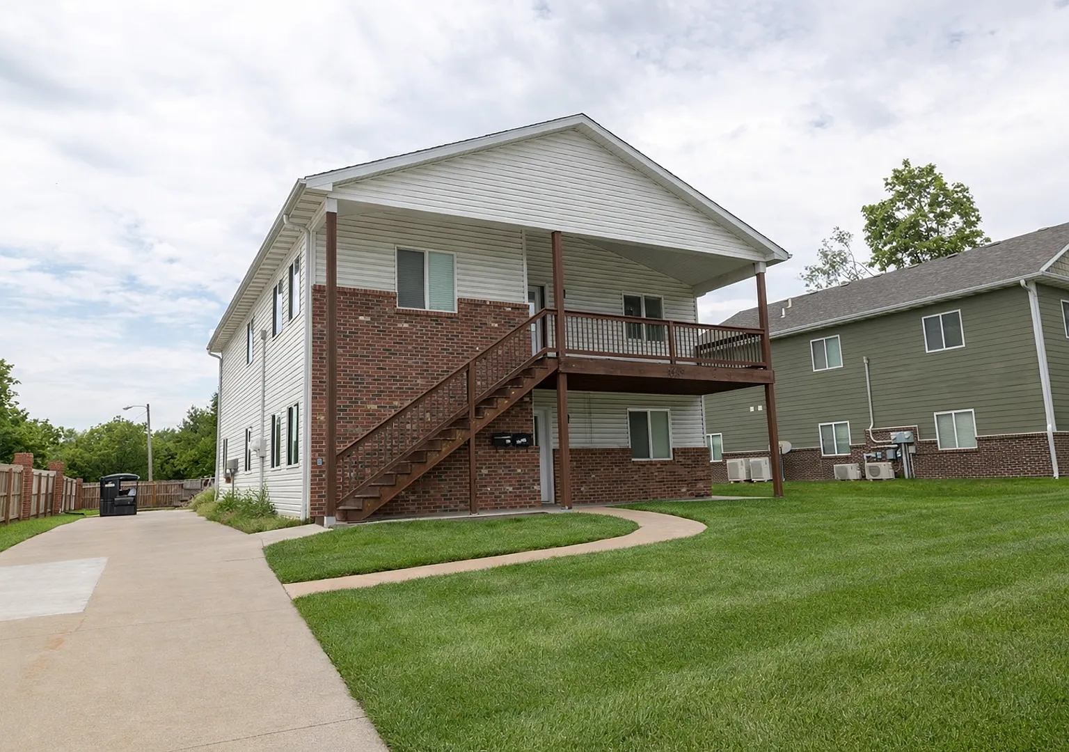 Nowells Subdivision Town Homes - Fully Furnished and Utilities Included — Photo 2
