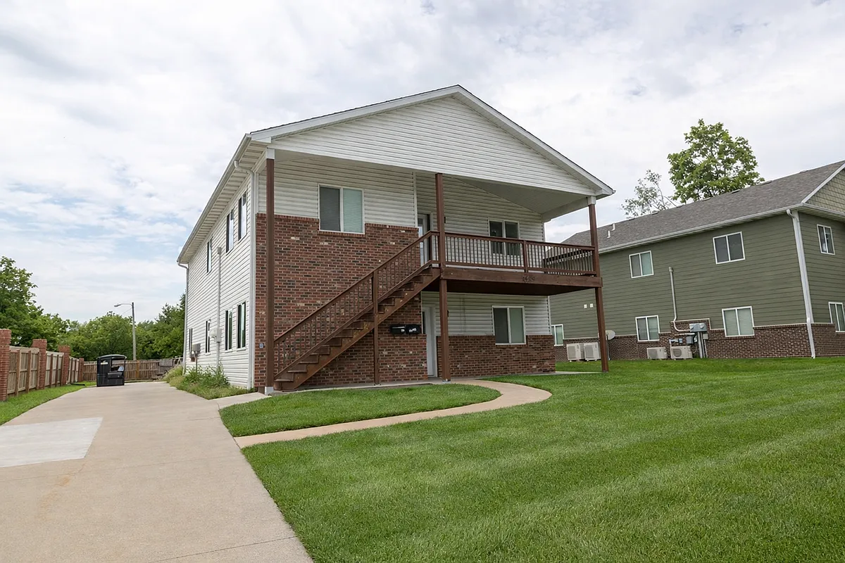 Building Photo - 1409 Paris Rd #101