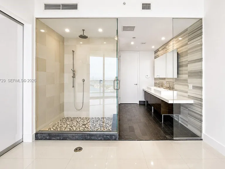 1100 Biscayne Blvd #4402 — Photo 9