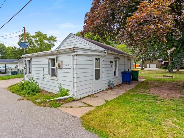 1212 S Oakland Ave, Green Bay, WI 54304