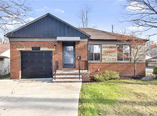 549 Columbia Rd, Bay Village, OH 44140