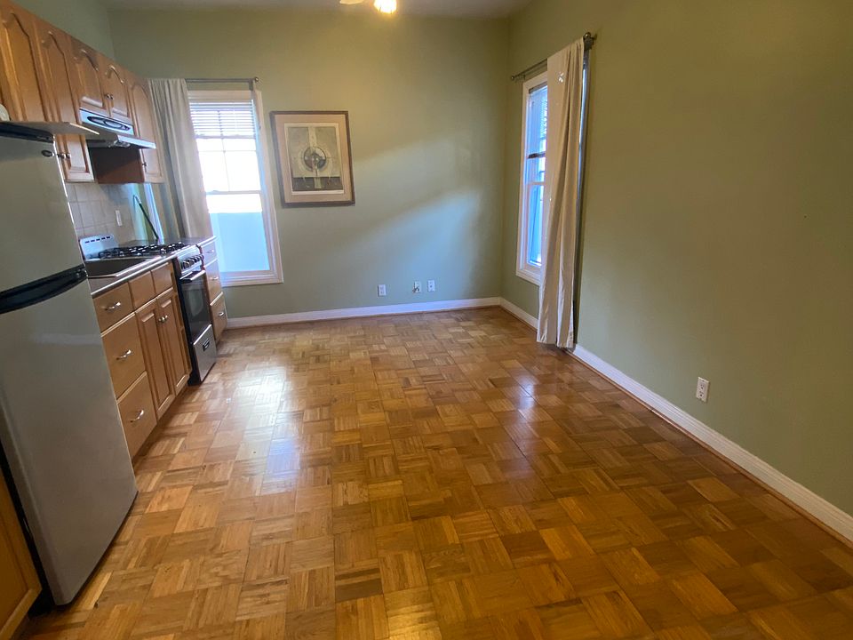 Kitchenette/Living Room