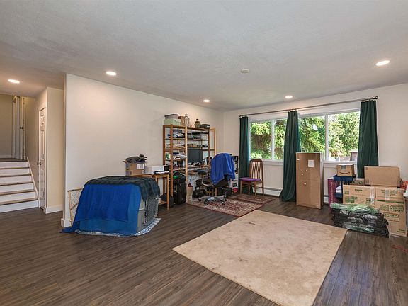 2nd image of 124 Trinidad Dr