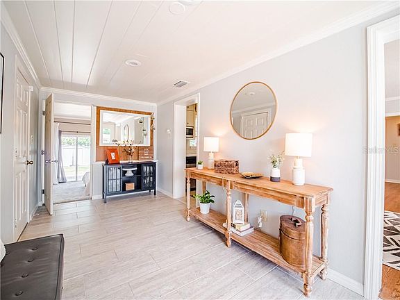 3rd image of 721 Essex Pl