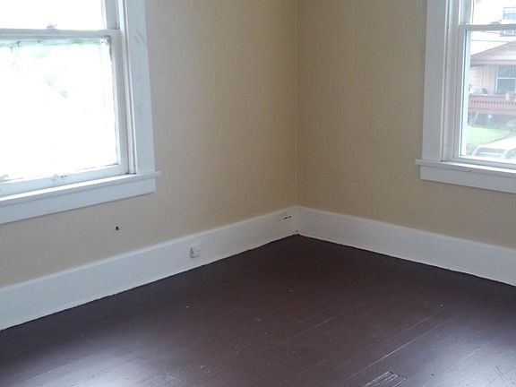 4th image of 610 Mabel St