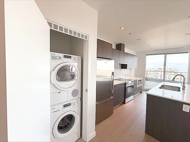 97 W Georgia St #2502 — Photo 4