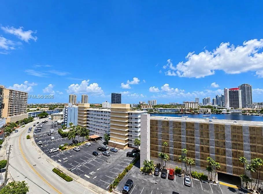 Ocean View Towers Condo — Photo 2