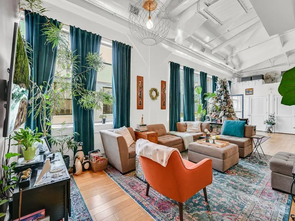 300 Communipaw Avenue image 19 of 34