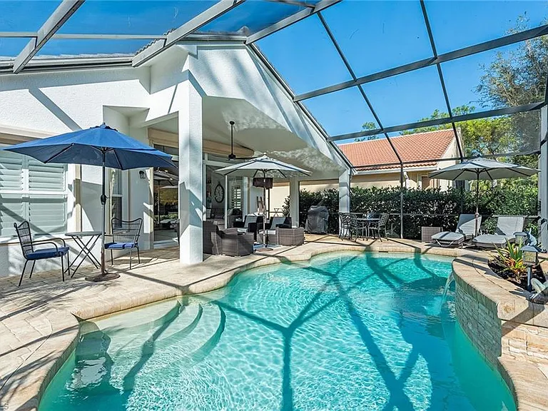 2438 Butterfly Palm Dr — Photo 17