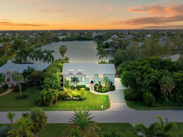 9015 Mockingbird Dr, Sanibel, FL 33957