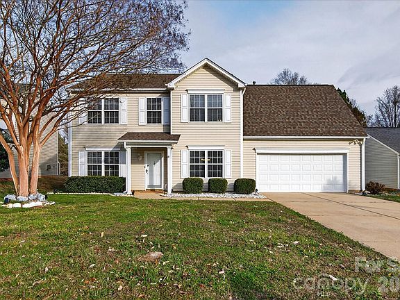 3rd image of 9830 Avensong Crossing Dr