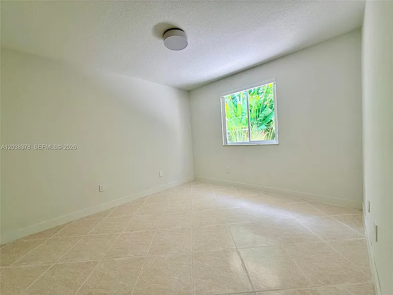 9425 NW 47th Ter — Photo 19