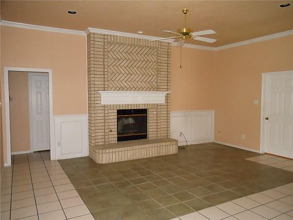 5th image of 2728 Crystal Glenn Cir