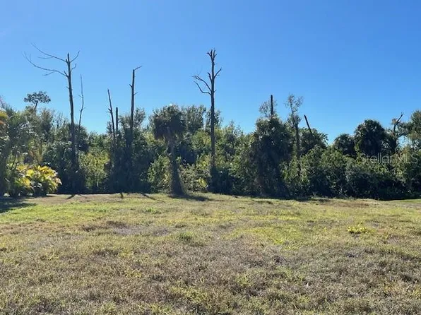 8 Tournament Rd #500, Rotonda West, FL 33947