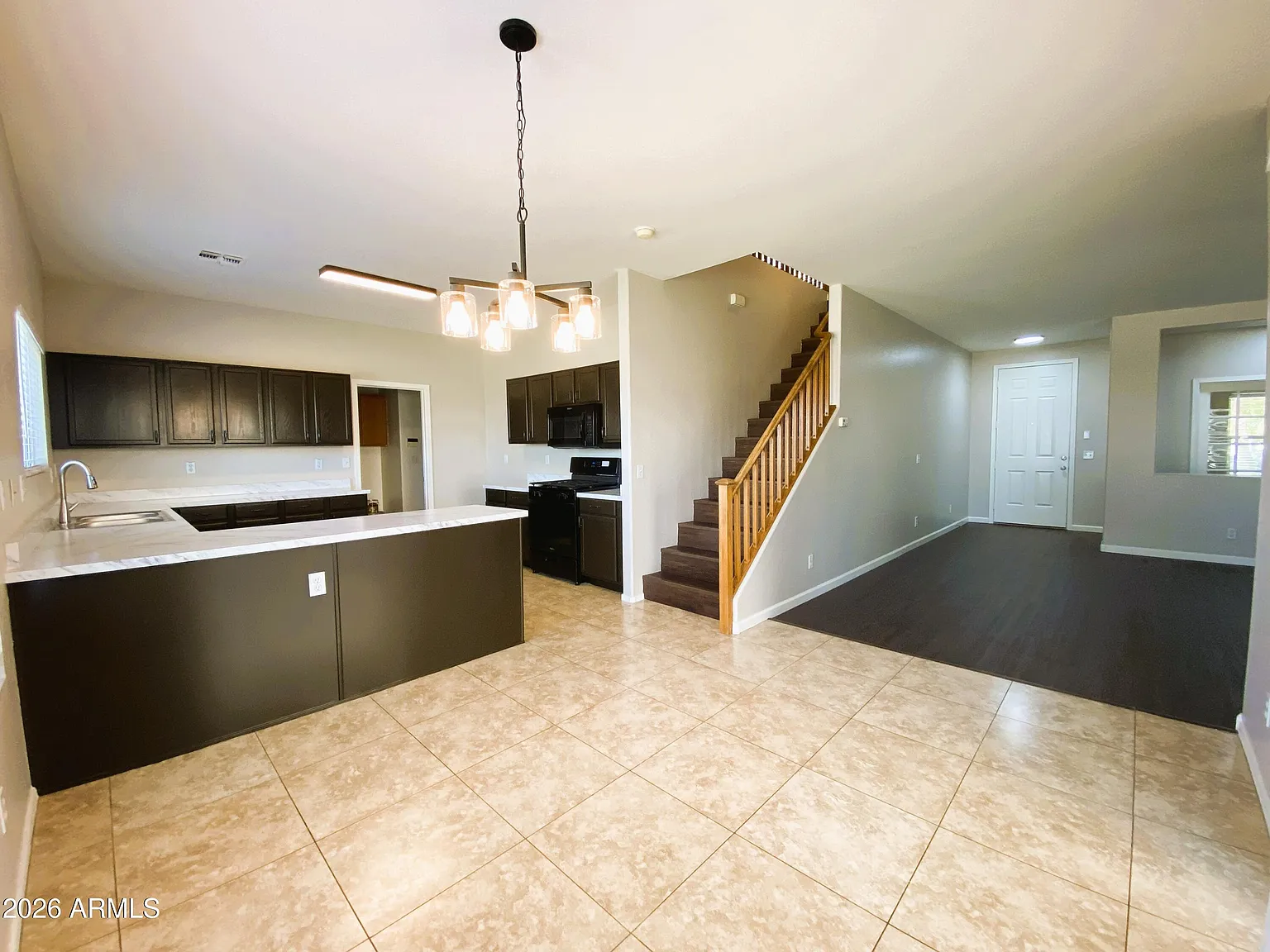 4 bed, 2.5 bath, 2385 sqft, $2,500 — Photo 4