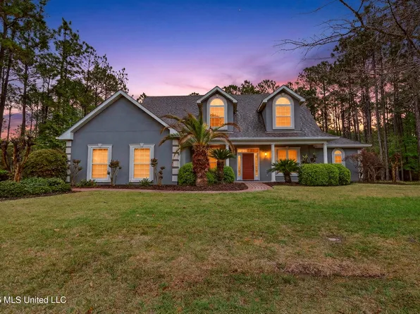 2904 Royal Run Rd, Gautier, MS 39553