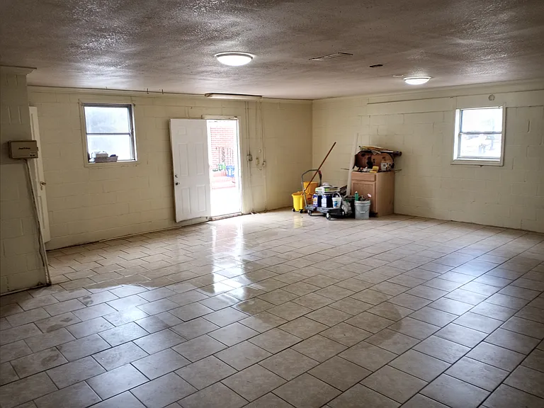 In-Law Suite/Garage Apartment