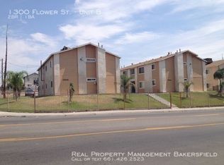 1300 Flower St APT B, Bakersfield, CA 93305